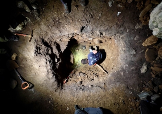 Cientistas brasileiros viajam 40 mil anos atrás de neandertais na Romênia